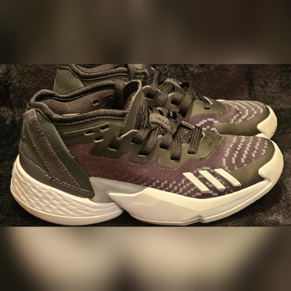 Adidas 12K Kids Athletic Shoes - Picture 2 of 9